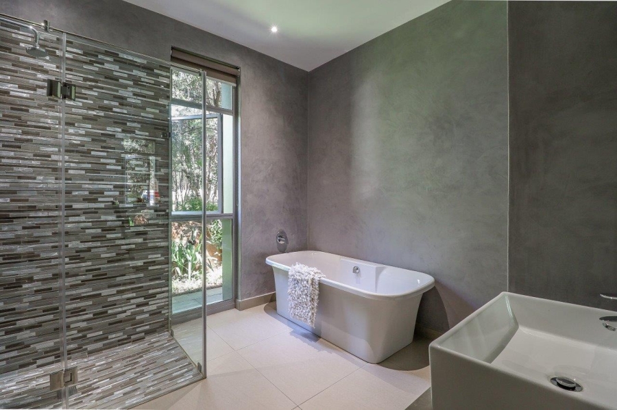 6 Bedroom Property for Sale in The Islands Estates North West